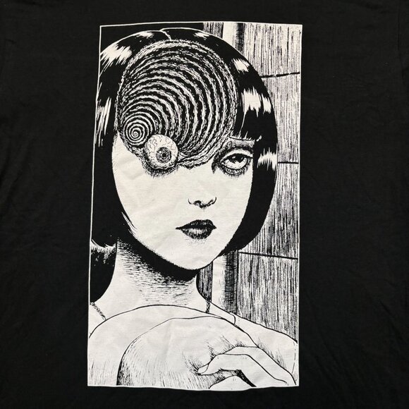 Junji Ito Uzumaki Kirie Horror Anime T-Shirt Size Large - Picture 2 of 4